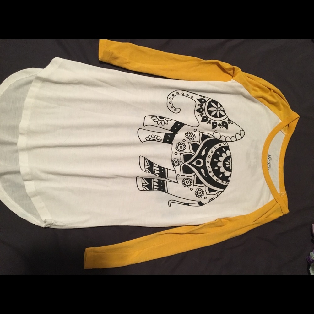 NWOT 3/4 sleeve elephant top